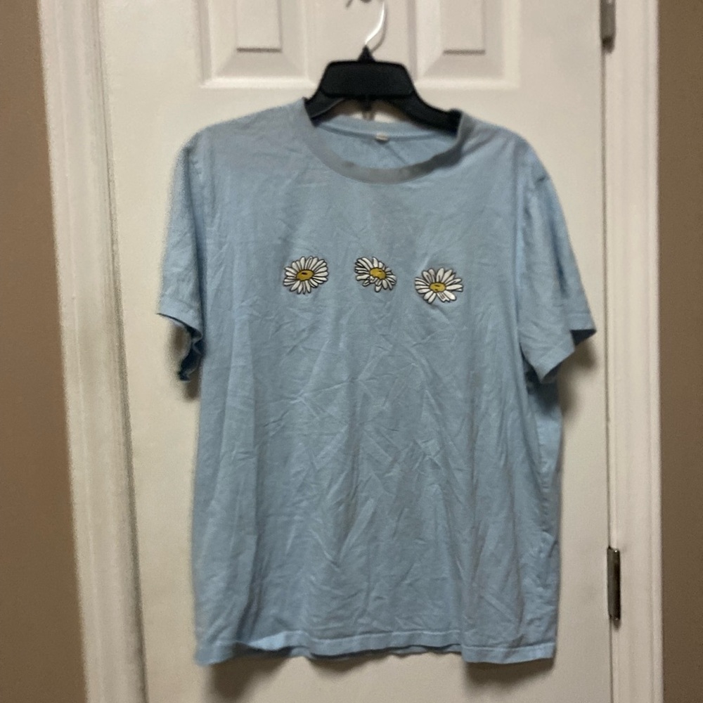 XXL Light Blue T-Shirt With Daisys